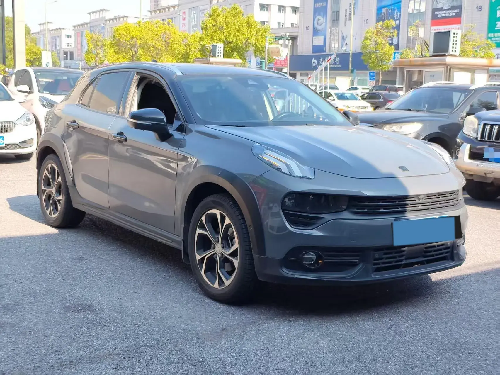 2018 LYNK&CO 02 thumbnail 3