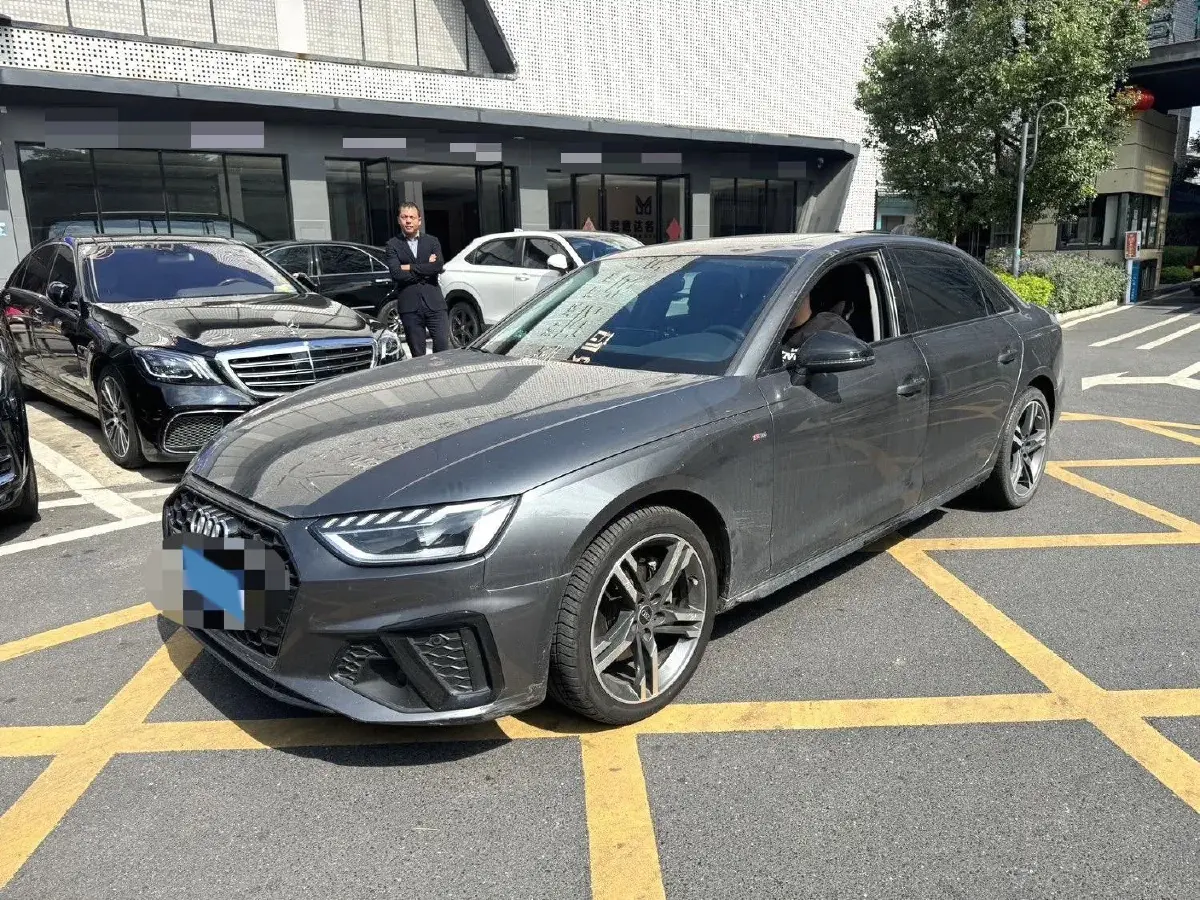 2022 Audi A4L 2.0T 190HP L4 7DCT