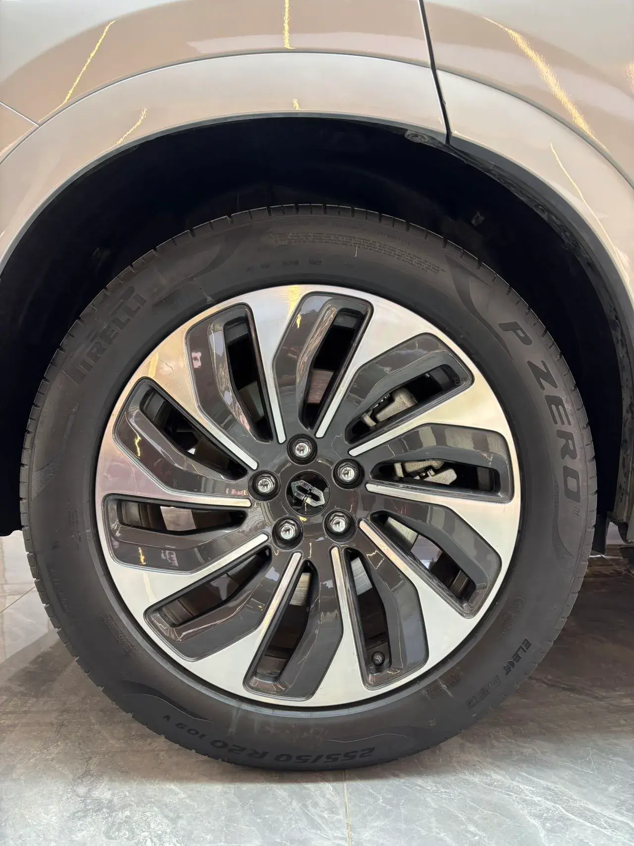 2024 AITO AITO thumbnail 4