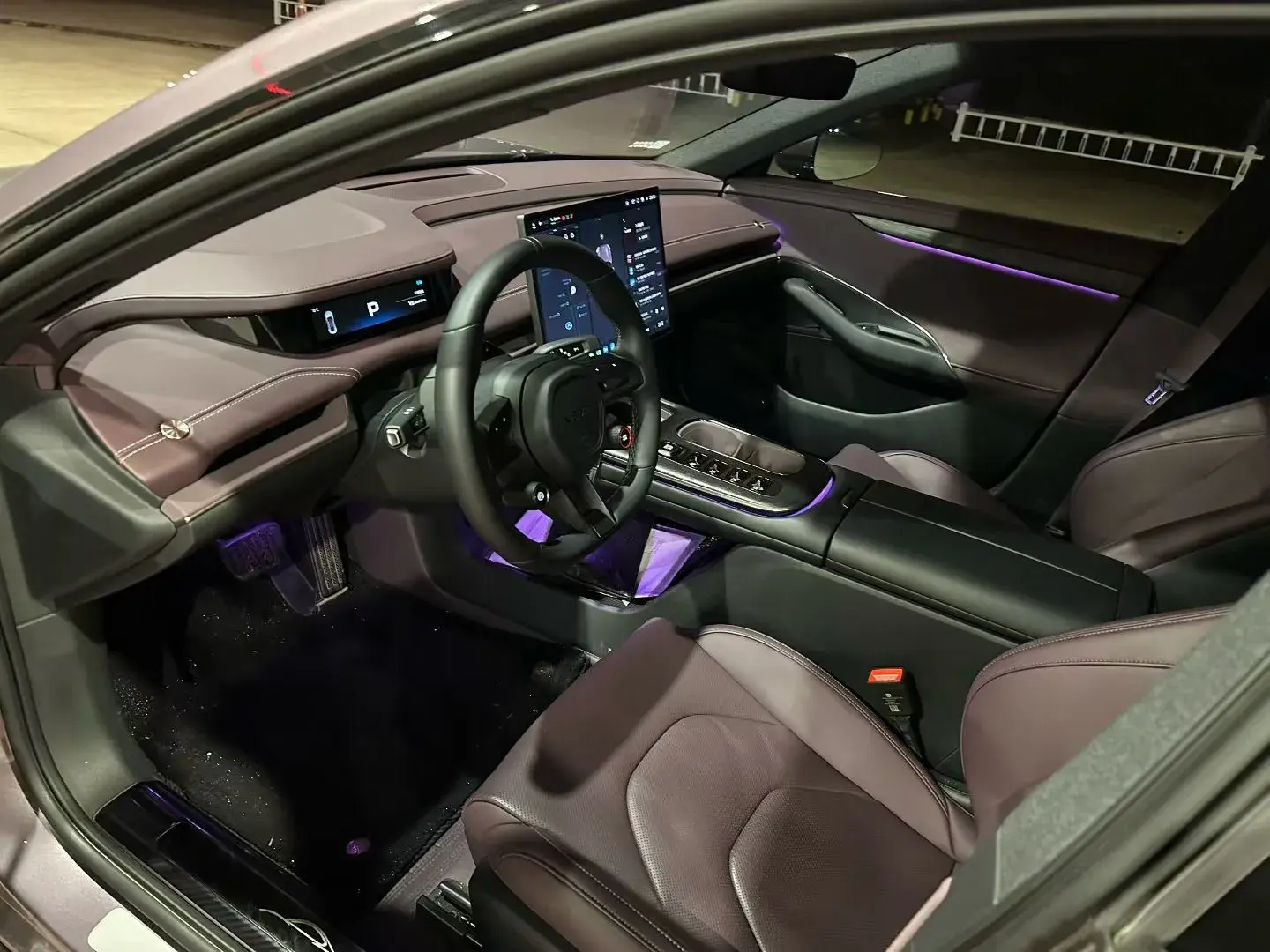 2024 MI SU7 thumbnail 4