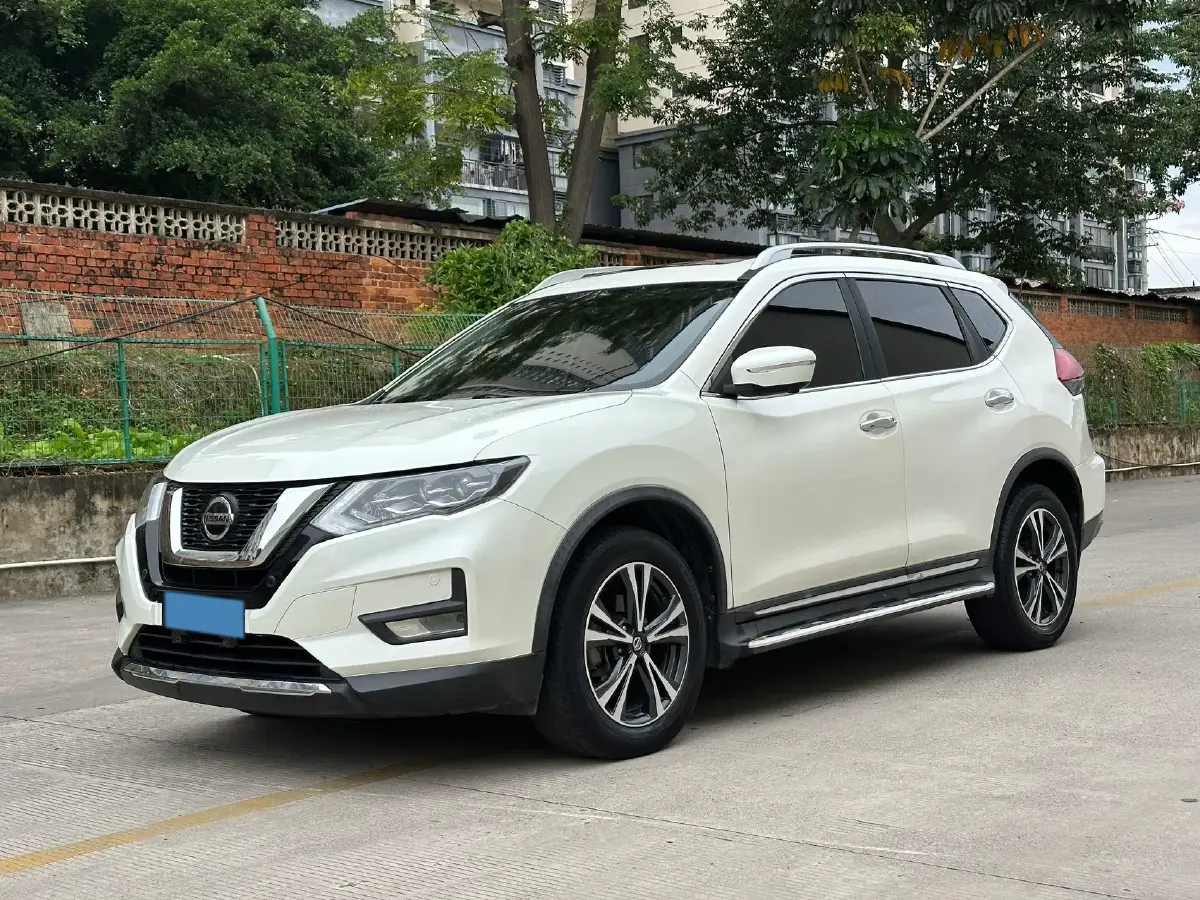 2021 Nissan X-Trail 2.5L 181HP L4 CVT