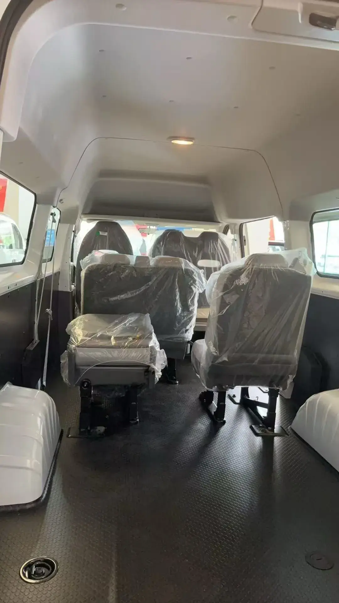 2025 MAXUS DANA thumbnail 3