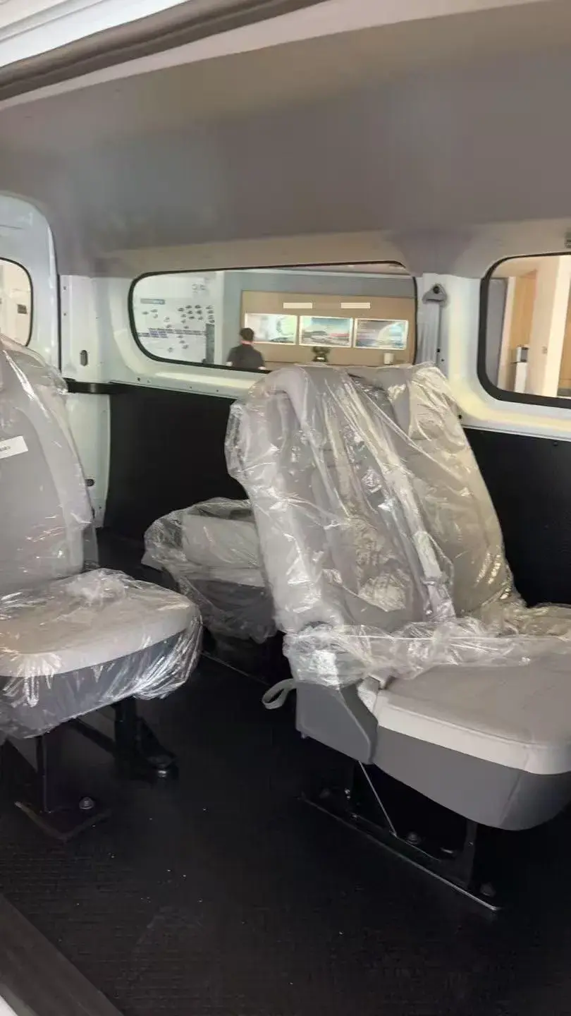 2025 MAXUS DANA thumbnail 4