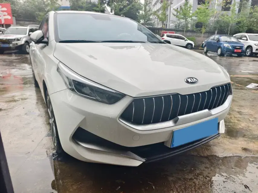 2021 KIA K3 thumbnail 2