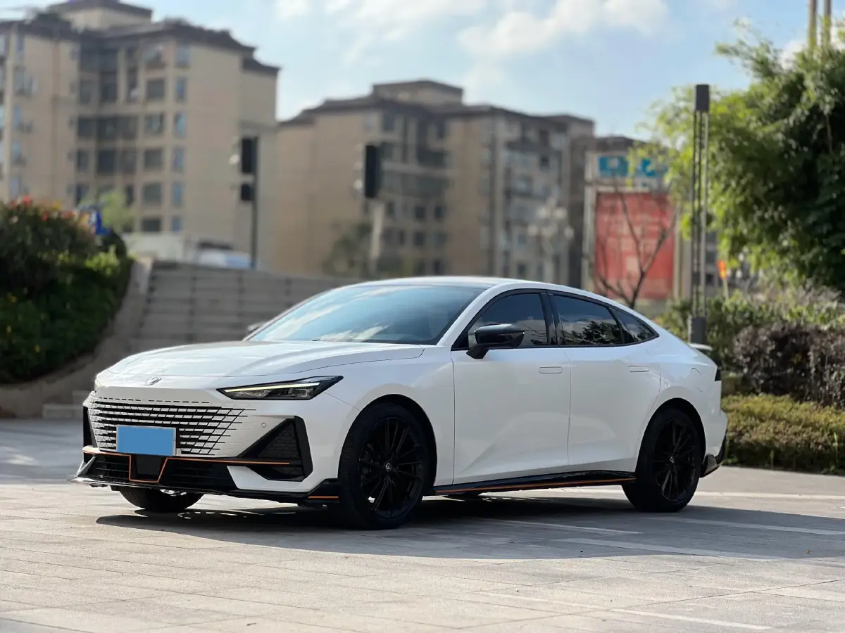 2022 ChangAn UNI-V 1.5T 188HP L4 7DCT