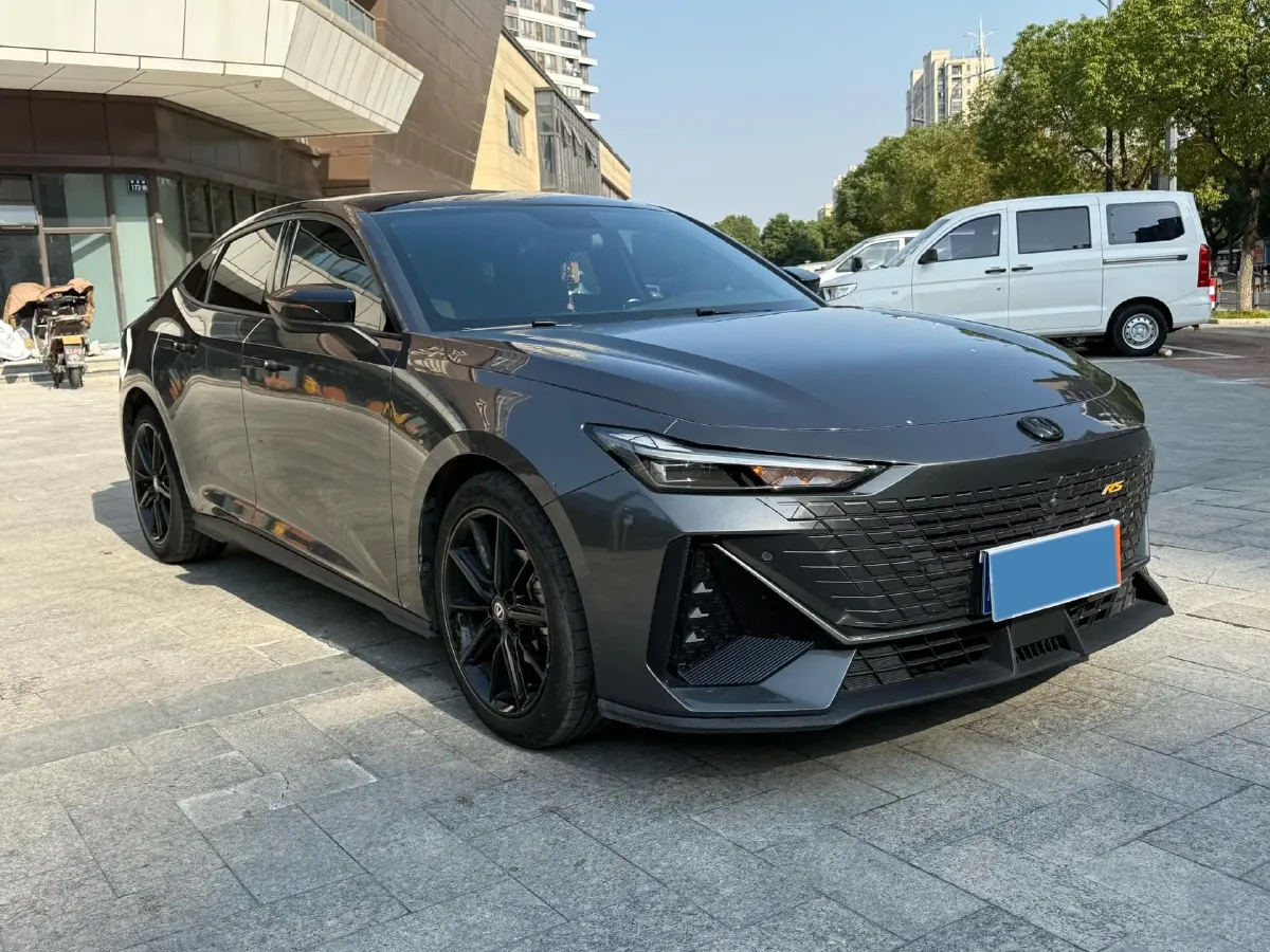 2022 ChangAn UNI-V 1.5T 188HP L4 7DCT,autocango,china used car exporter,china ev exporter,chinese used car exporter,chinese used ev exporter