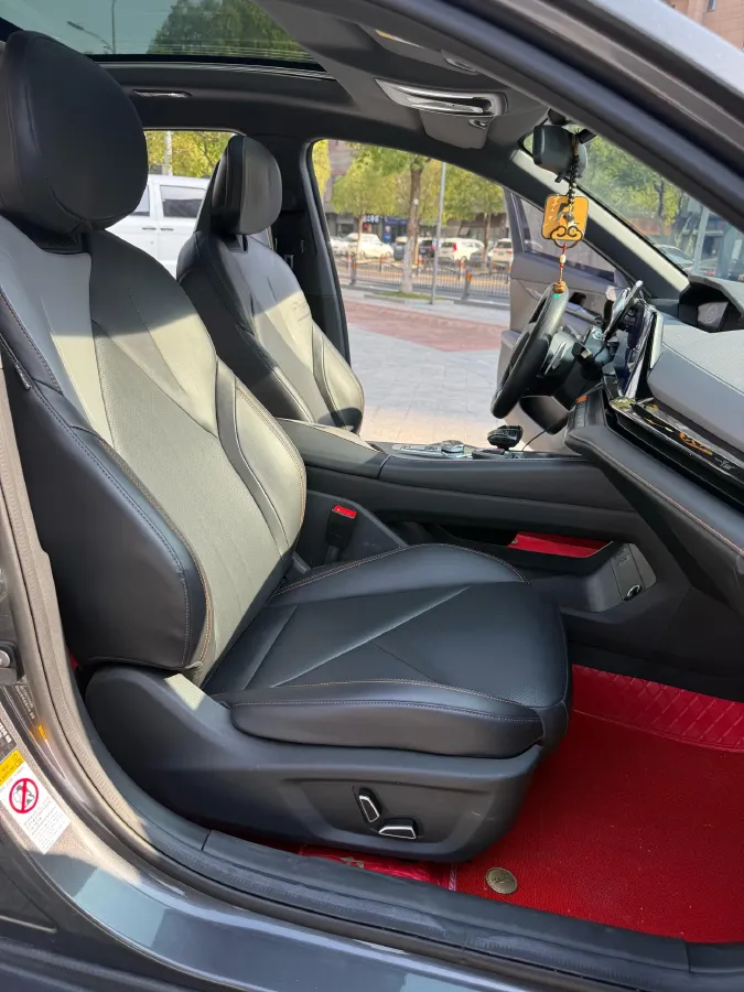 2022 ChangAn UNI-V 1.5T 188HP L4 7DCT,autocango,china used car exporter,china ev exporter,chinese used car exporter,chinese used ev exporter