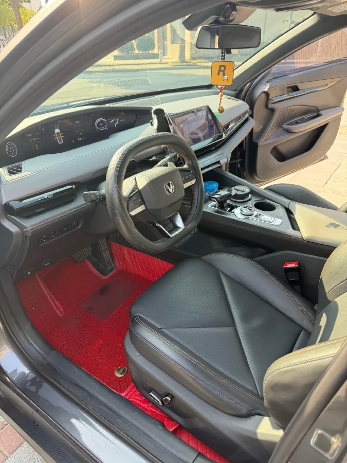 2022 ChangAn UNI-V 1.5T 188HP L4 7DCT,autocango,china used car exporter,china ev exporter,chinese used car exporter,chinese used ev exporter