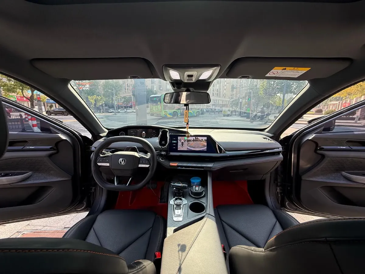 2022 ChangAn UNI-V 1.5T 188HP L4 7DCT,autocango,china used car exporter,china ev exporter,chinese used car exporter,chinese used ev exporter