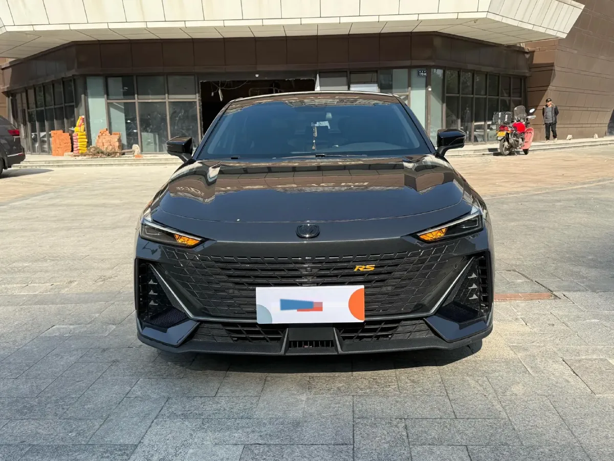 2022 ChangAn UNI-V 1.5T 188HP L4 7DCT,autocango,china used car exporter,china ev exporter,chinese used car exporter,chinese used ev exporter