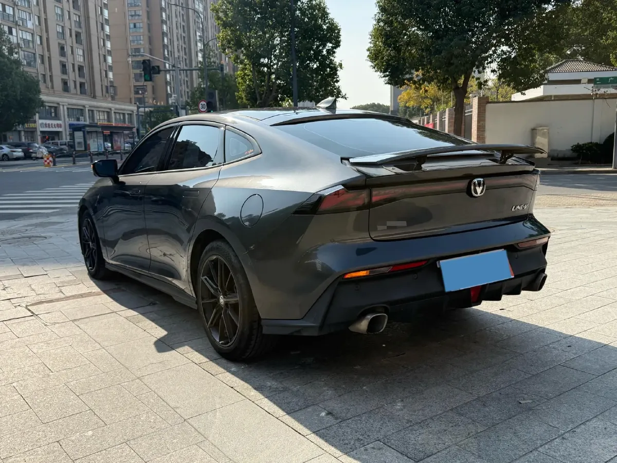 2022 ChangAn UNI-V 1.5T 188HP L4 7DCT,autocango,china used car exporter,china ev exporter,chinese used car exporter,chinese used ev exporter