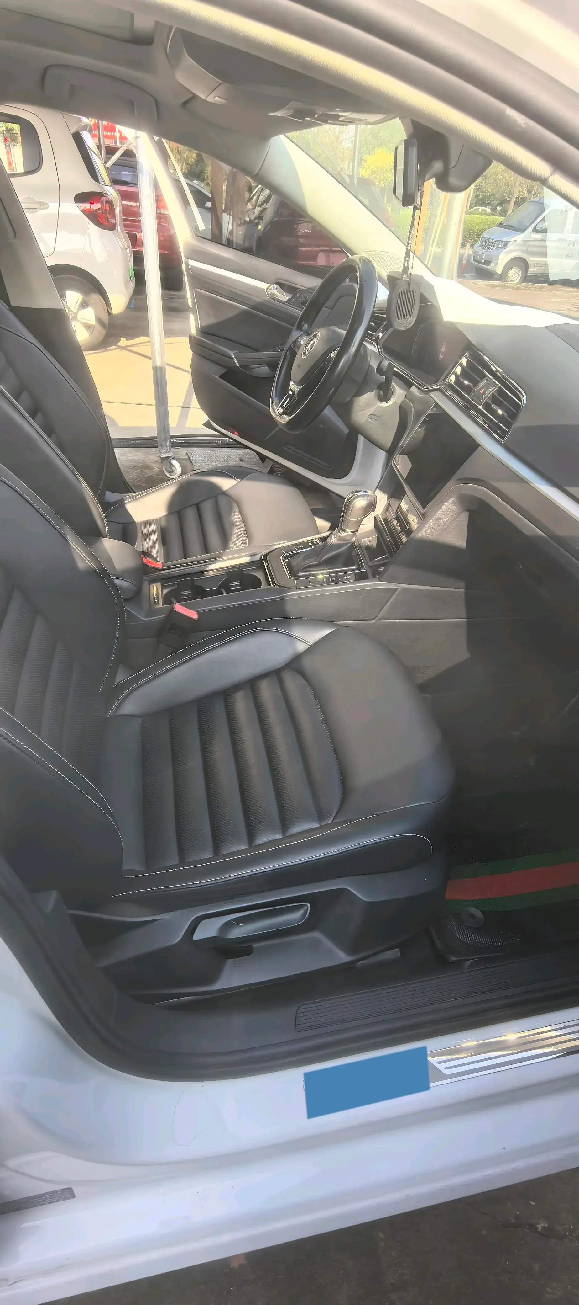 2021 VOLKSWAGEN LAMANDO thumbnail 3