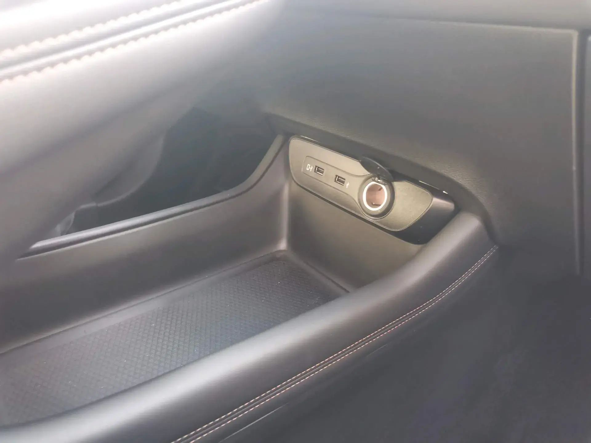 2020 AION V thumbnail 4