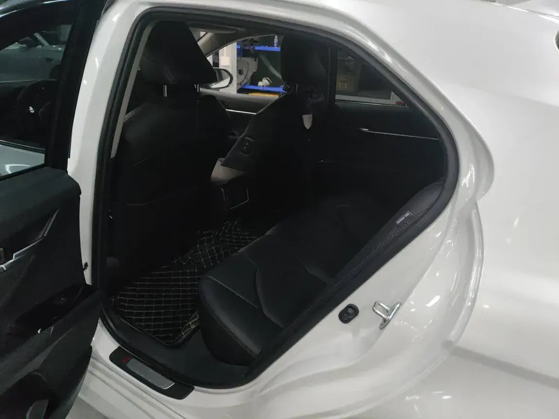 2021 TOYOTA CAMRY thumbnail 4