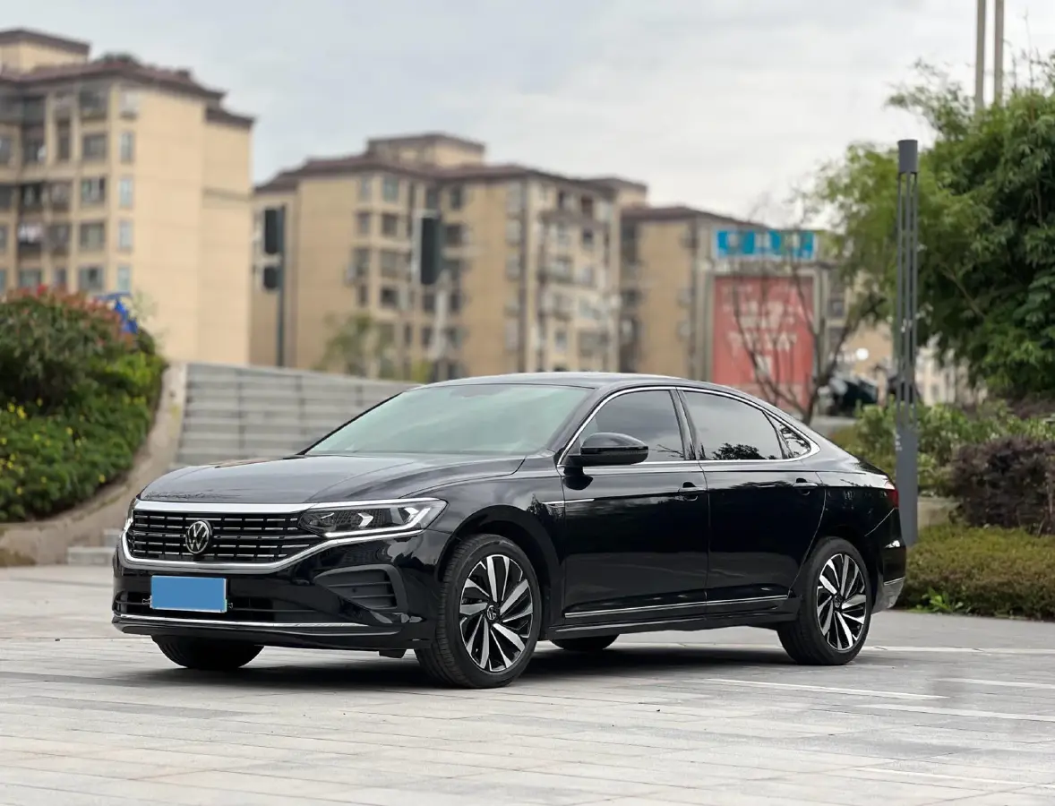 2024 Volkswagen Passat 2.0T 186HP L4 7DCT