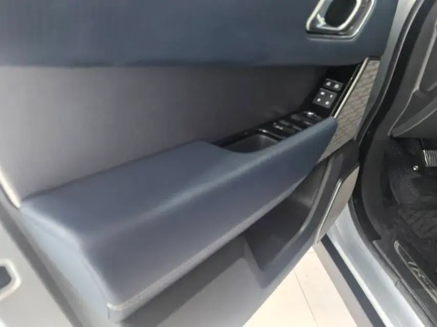 2021 LAND ROVER thumbnail 2