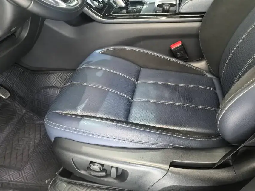 2021 LAND ROVER thumbnail 3