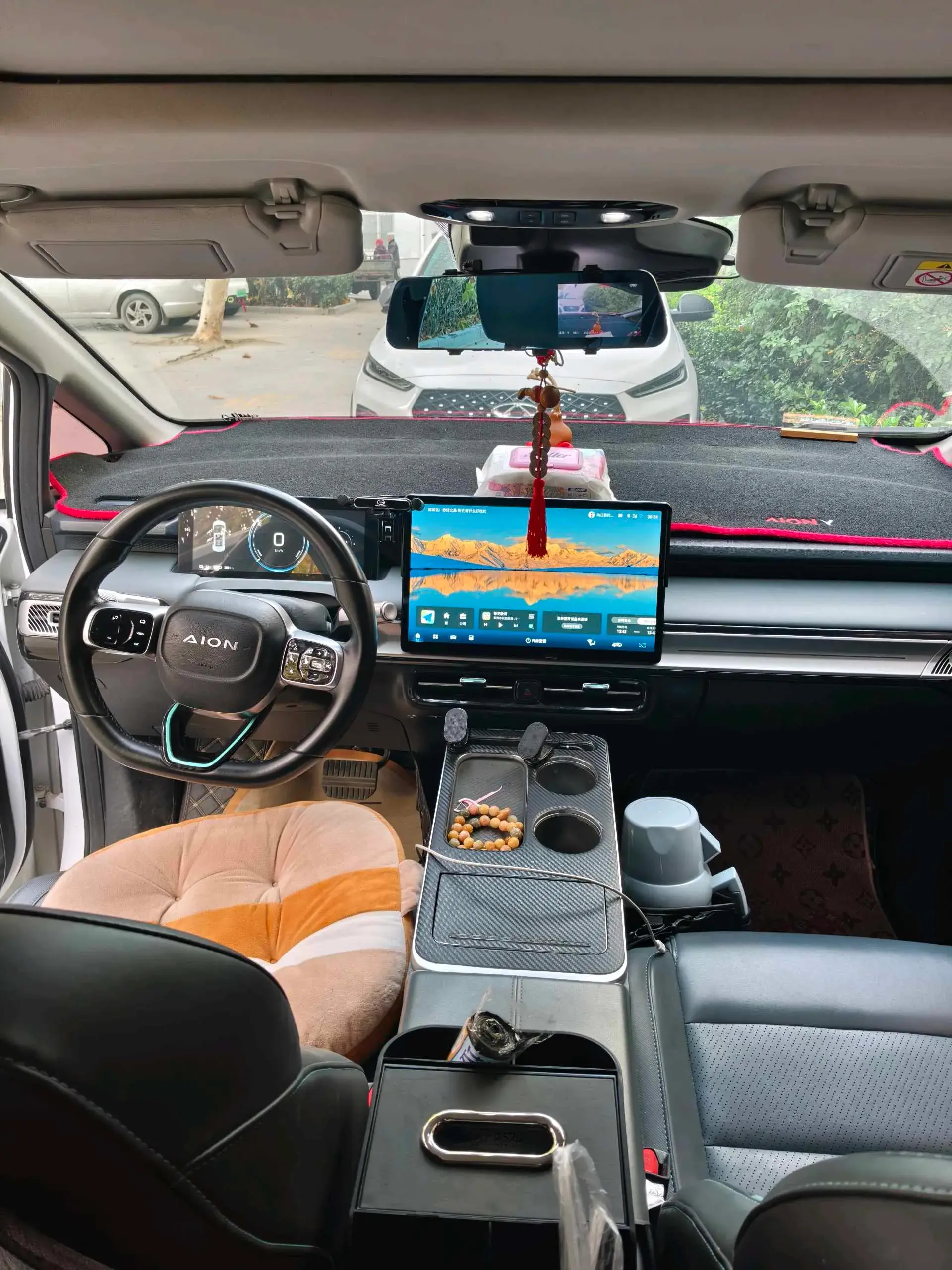 2023 AION Y thumbnail 4