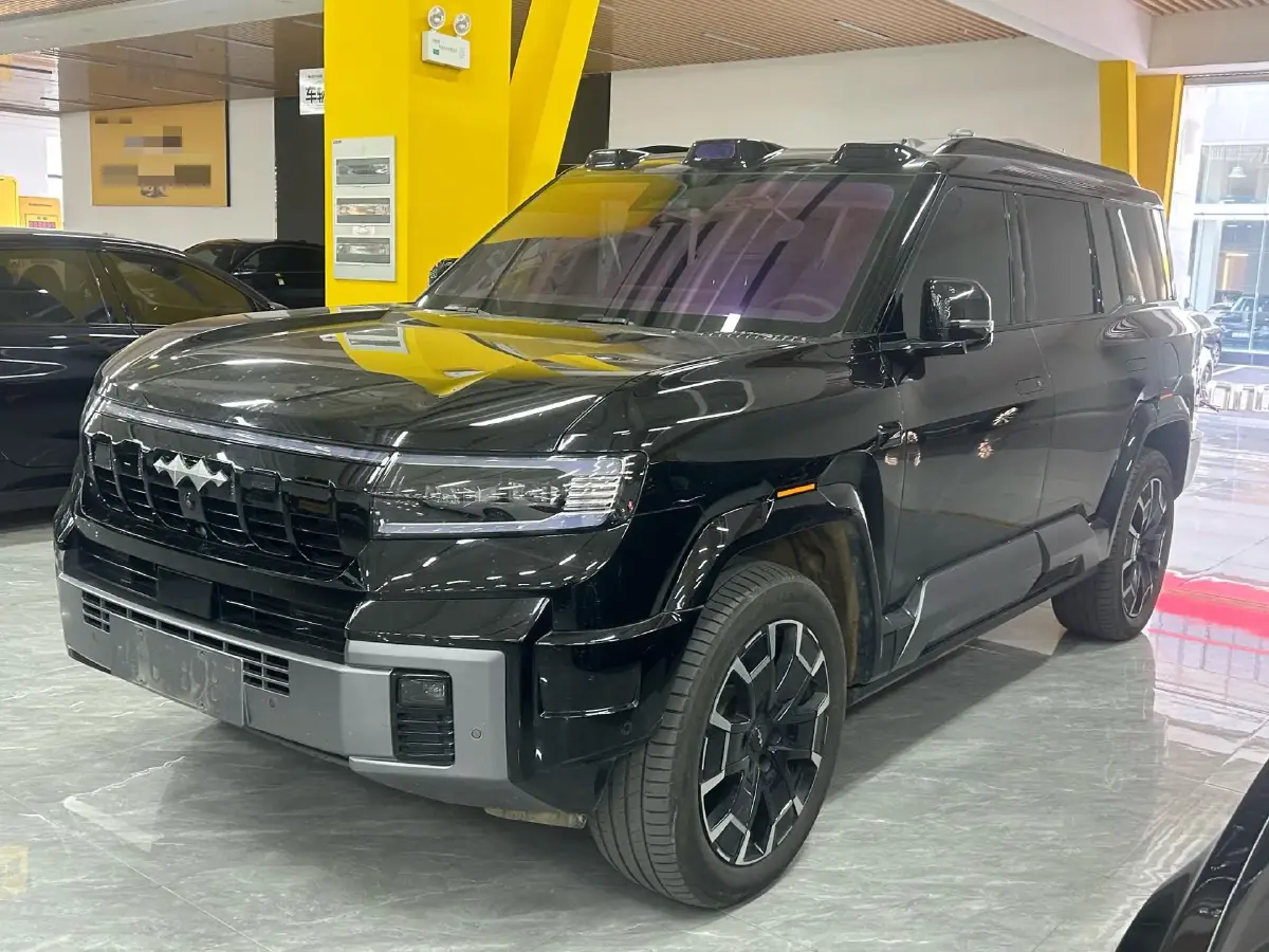 2025 FangChengBao Bao 8 2.0T 245HP L4 E-CVT PHEV 36.8KWH