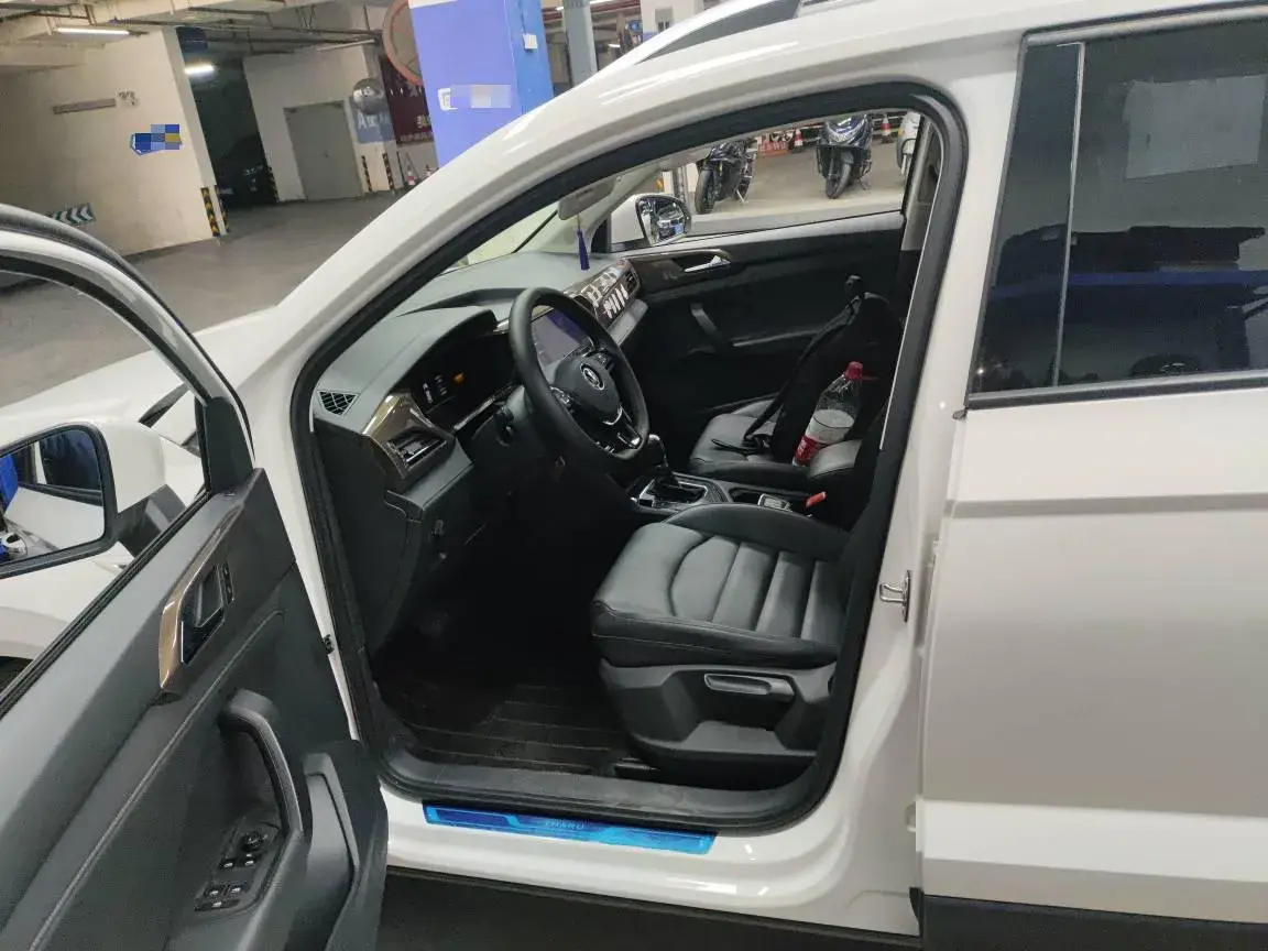 2022 VOLKSWAGEN THARU thumbnail 3