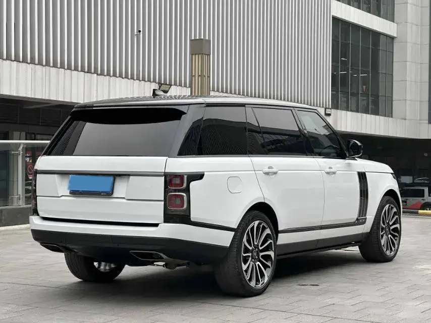 2022 LAND ROVER thumbnail 4