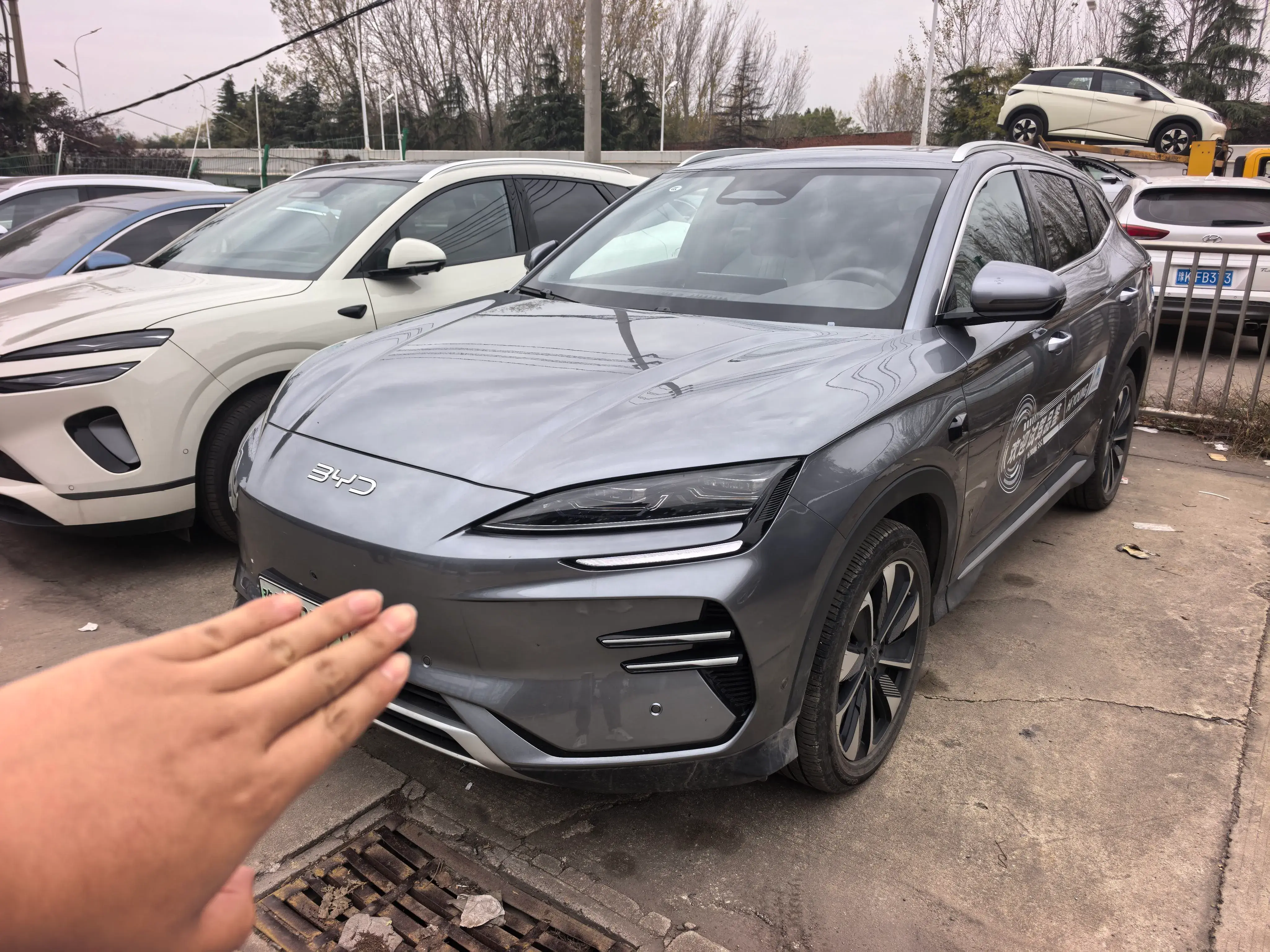 2025 BYD SONG view 1