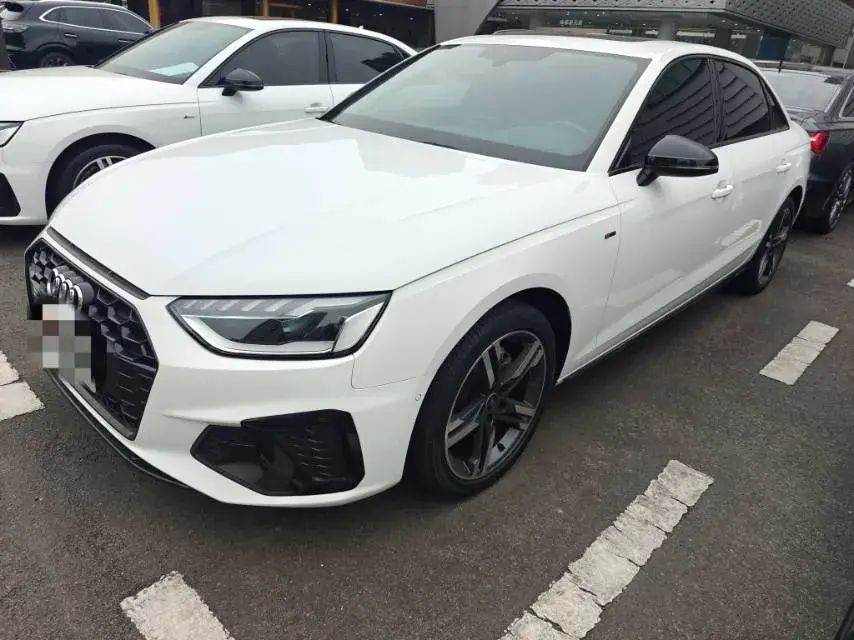 2022 Audi A4L 2.0T 190HP L4 7DCT