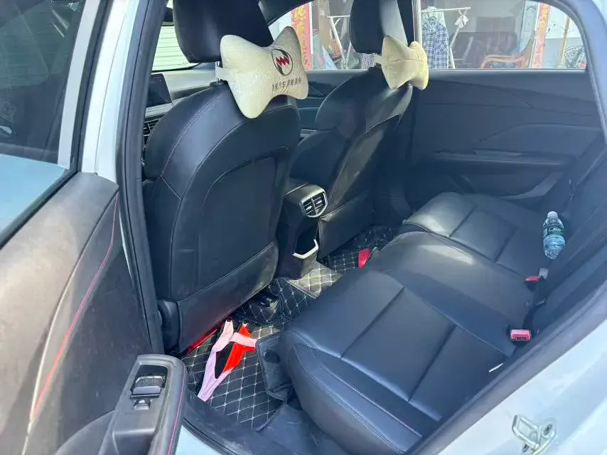 2025 MG 5 thumbnail 3