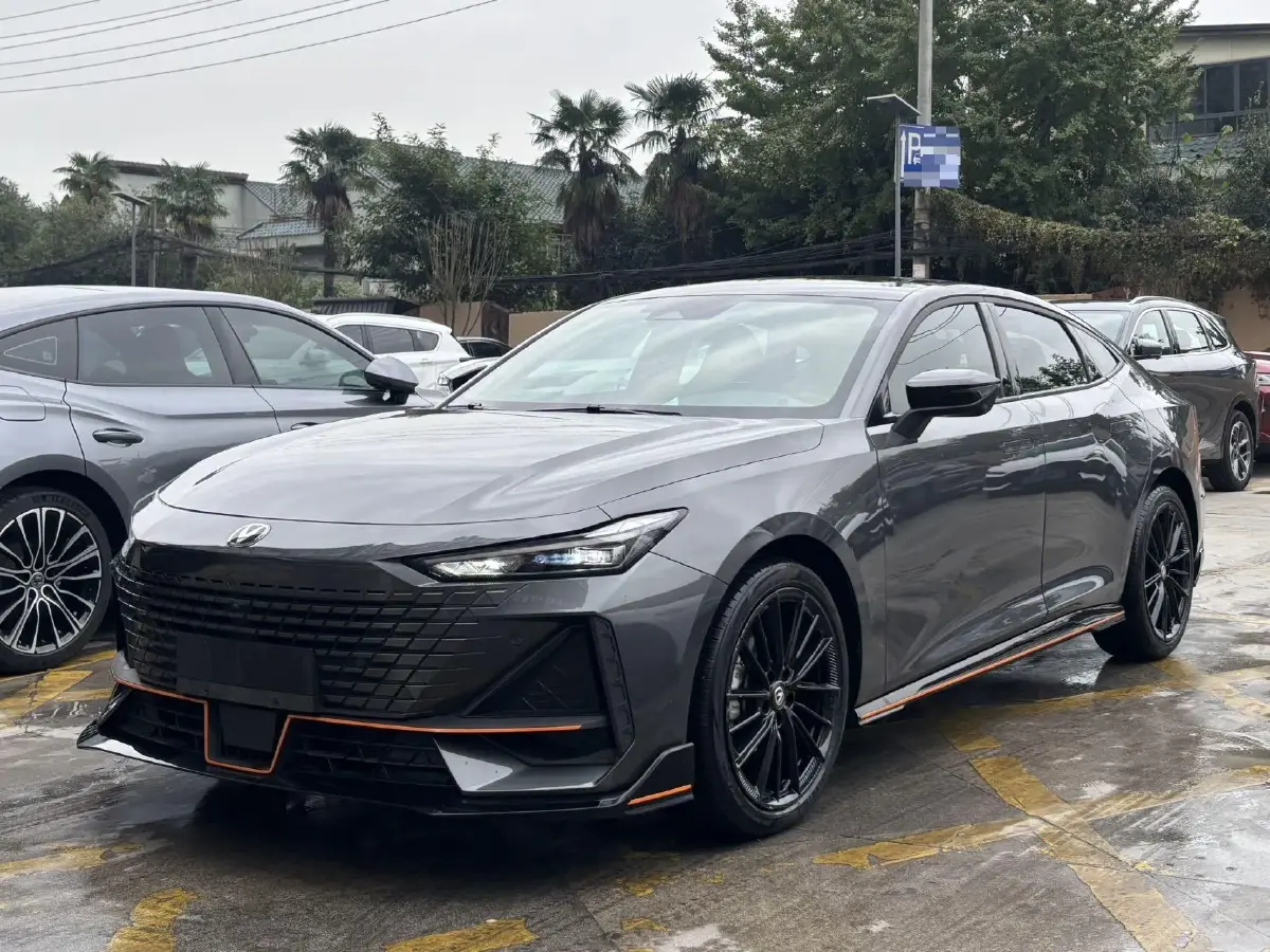 2023 ChangAn UNI-V 1.5T 188HP L4 7DCT 2023 ChangAn UNI-V 1.5T 188HP L4 7DCT