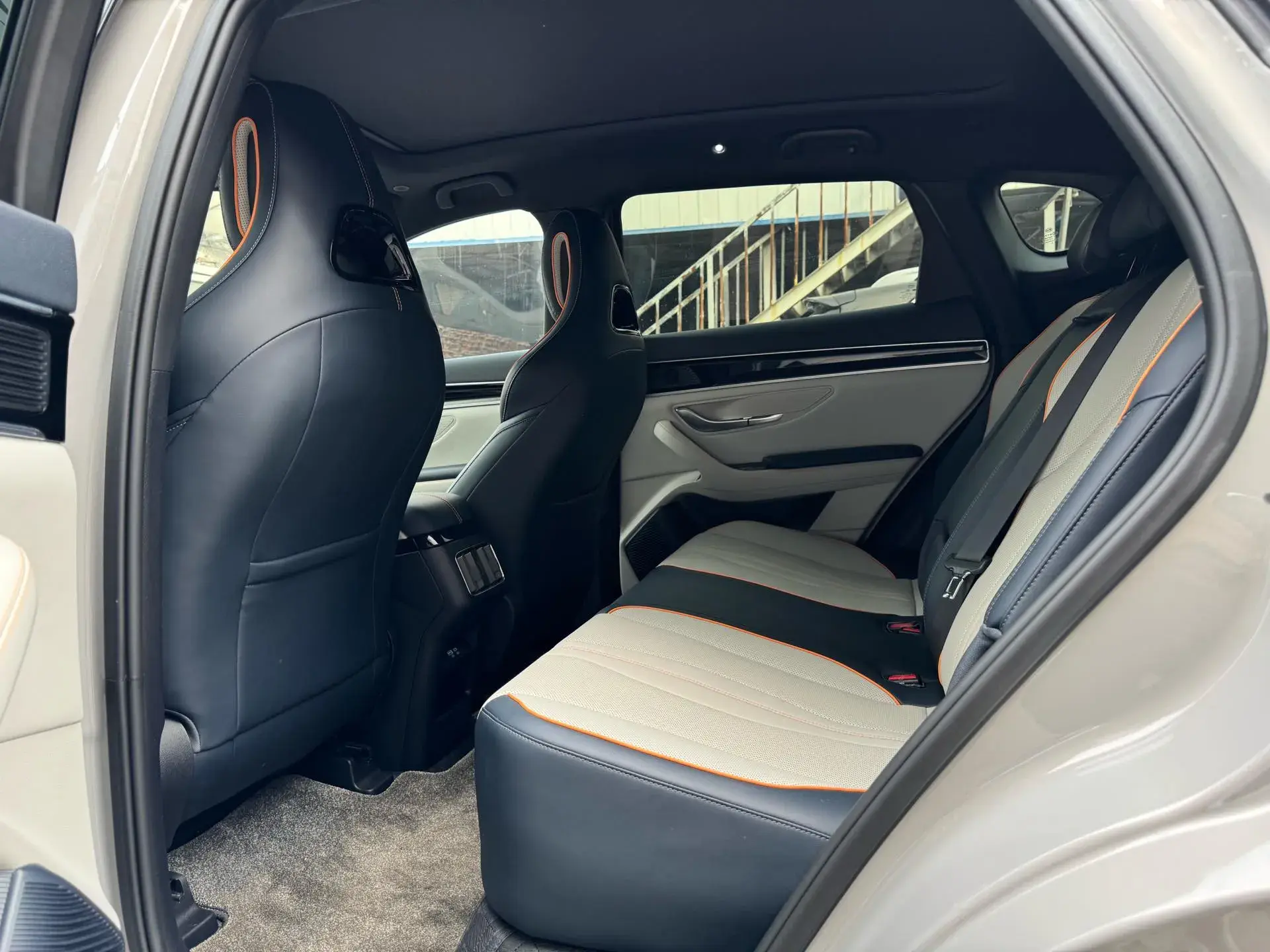 2023 BYD SONG thumbnail 4