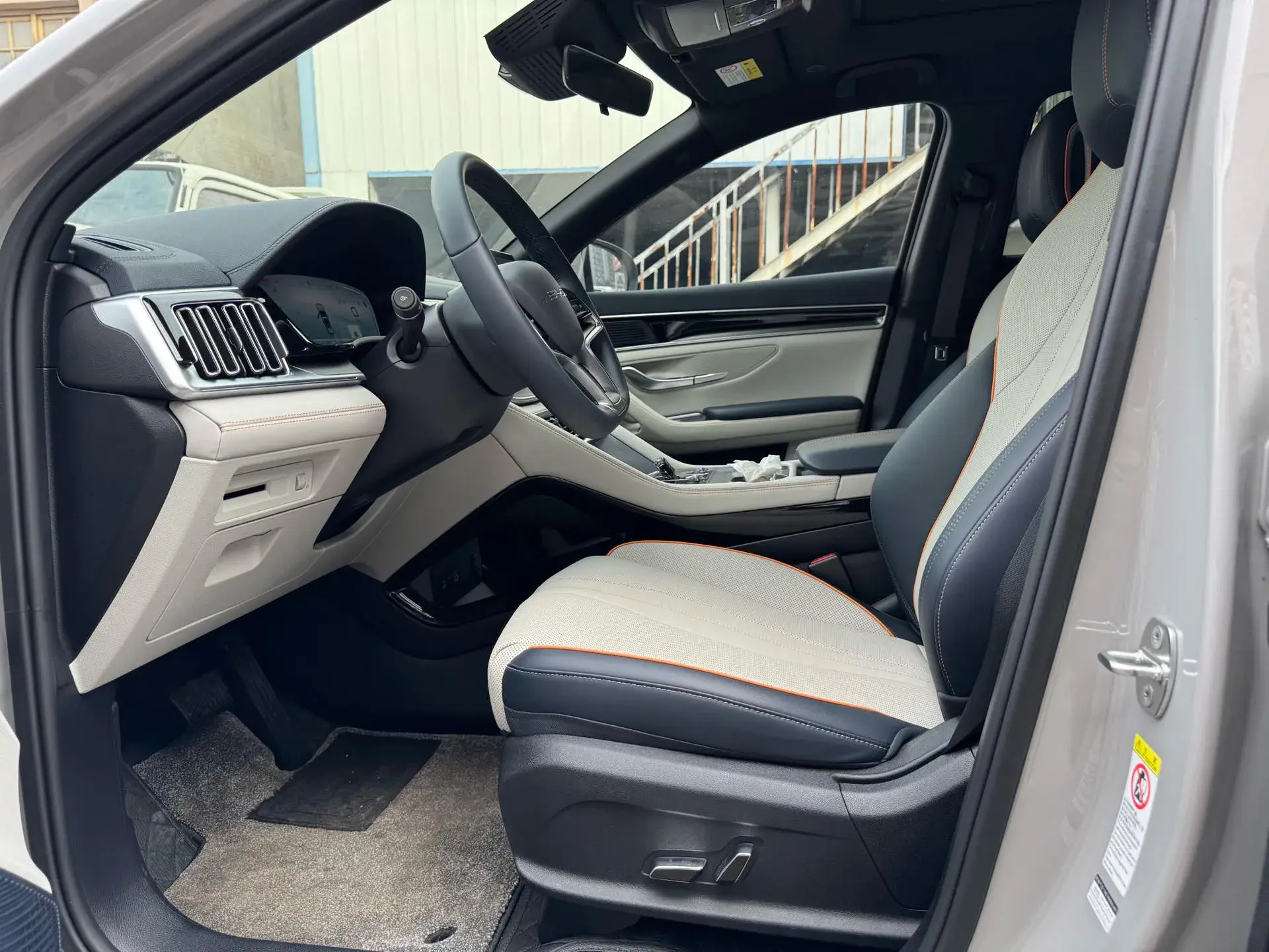 2023 BYD SONG thumbnail 3