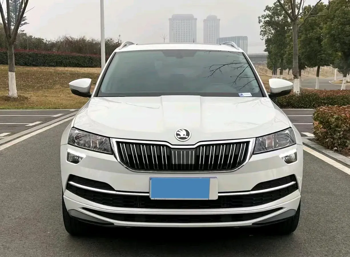 2023 SKODA KAROQ thumbnail 2