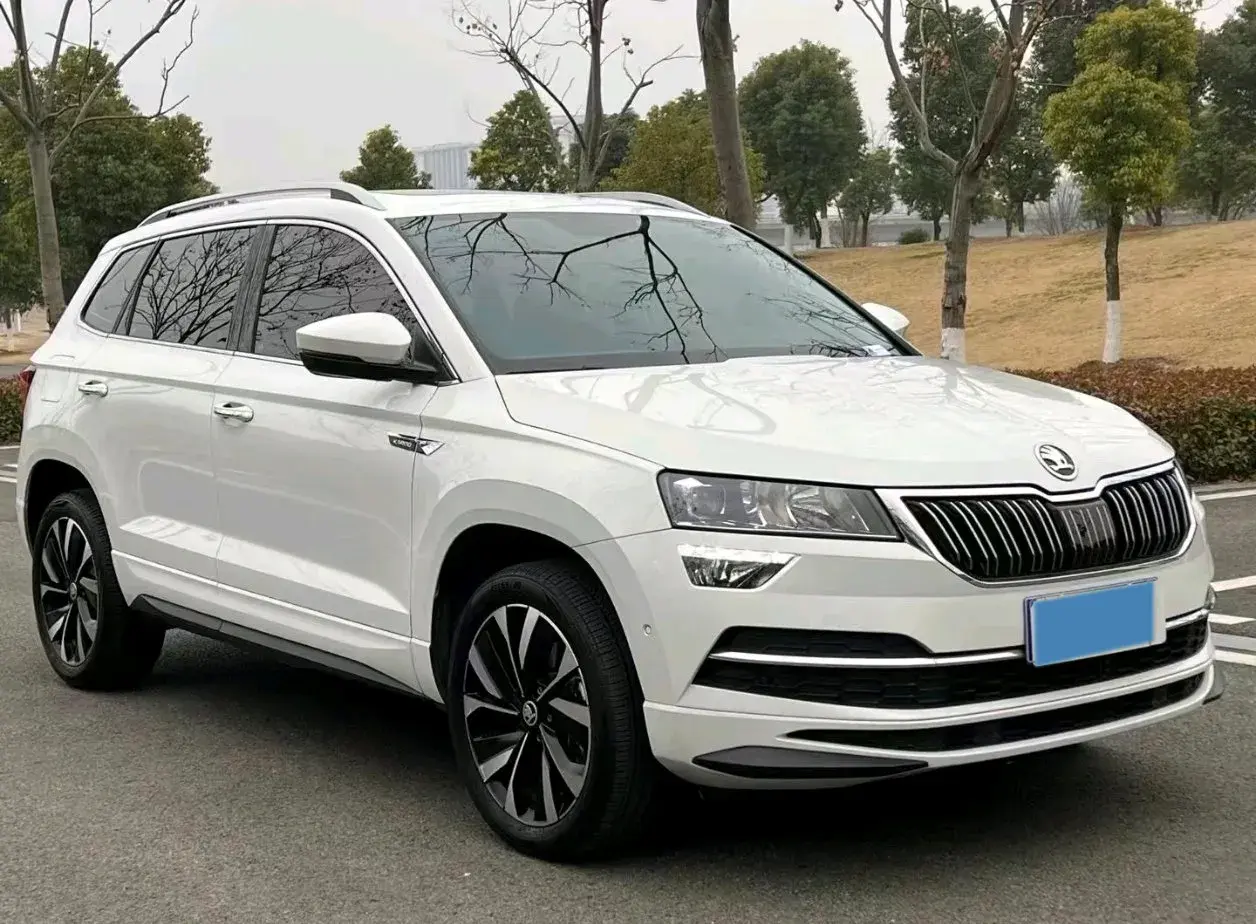 2023 SKODA KAROQ thumbnail 3