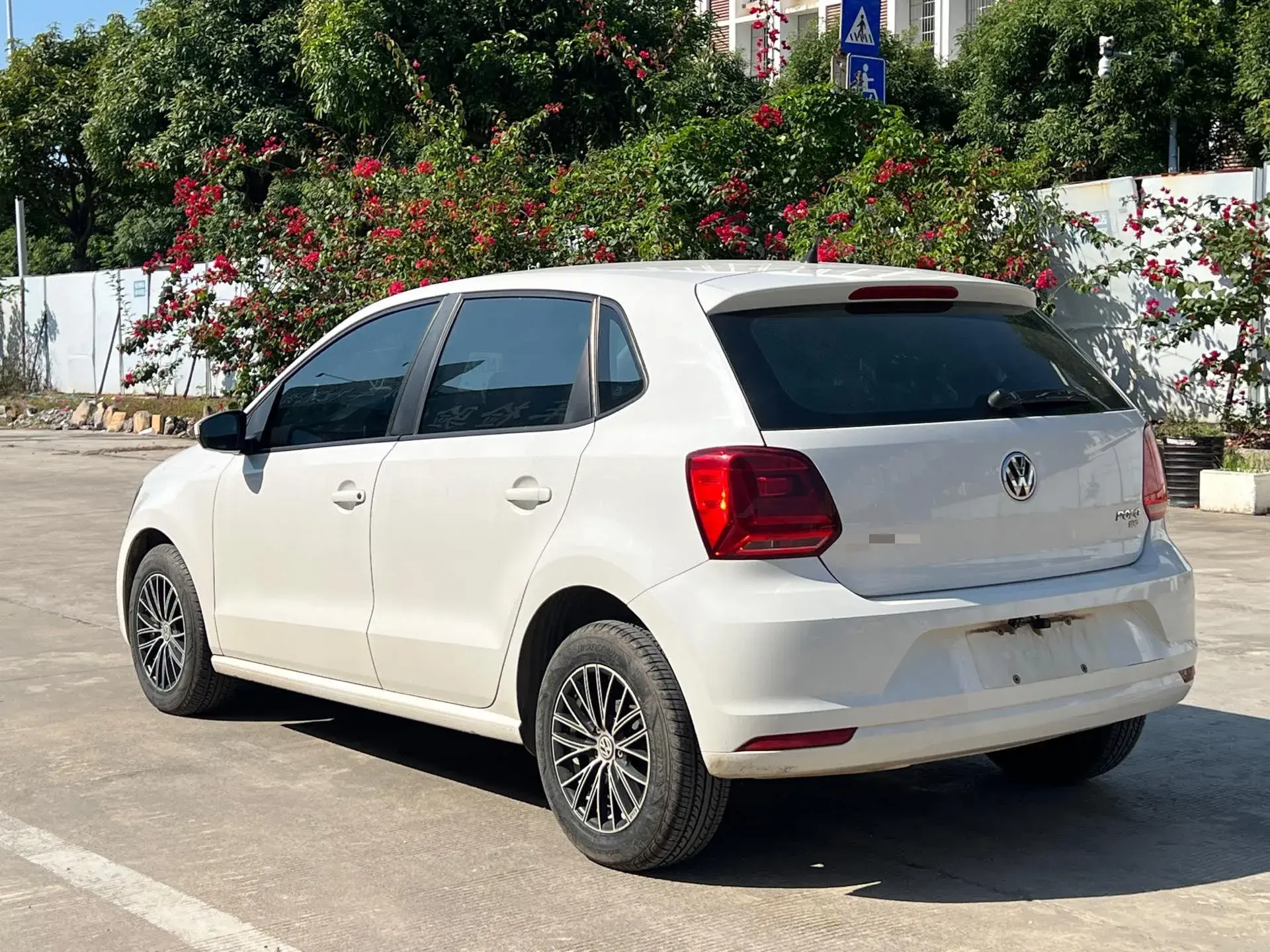 2018 VOLKSWAGEN POLO thumbnail 4