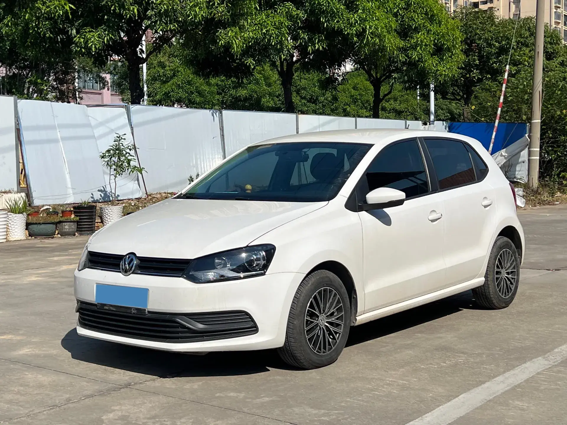 2018 VOLKSWAGEN POLO view 1