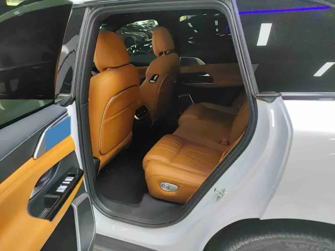 2022 XPENG G9 thumbnail 3