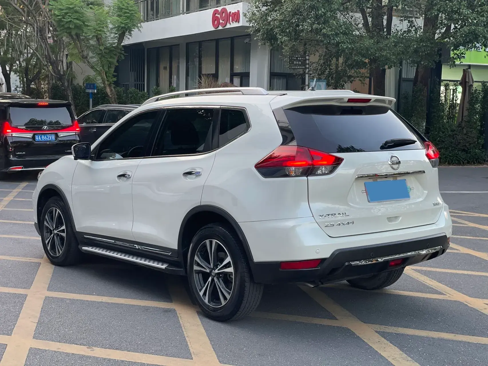 2021 NISSAN X-TRAIL thumbnail 4