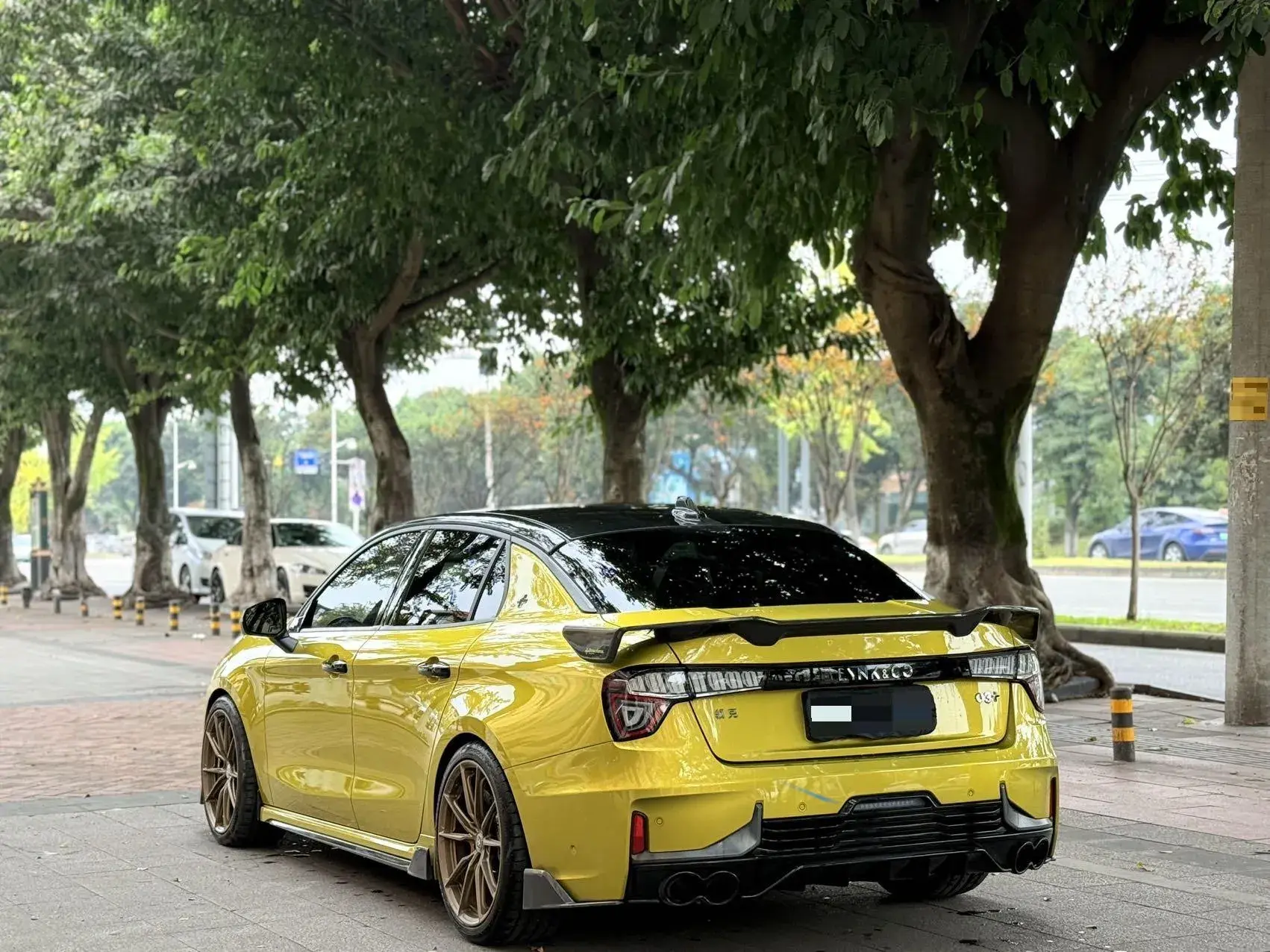 2023 LYNK&CO 03 thumbnail 4