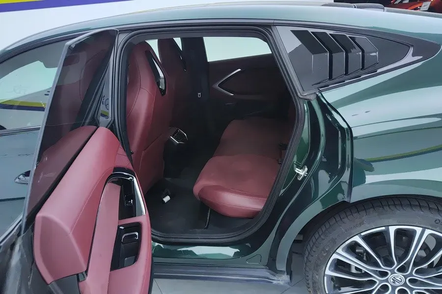 2023 MG 7 2.0T 261HP L4 9AT,autocango,china used car exporter,china ev exporter,chinese used car exporter,chinese used ev exporter