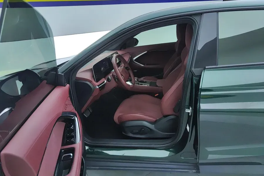 2023 MG 7 2.0T 261HP L4 9AT,autocango,china used car exporter,china ev exporter,chinese used car exporter,chinese used ev exporter