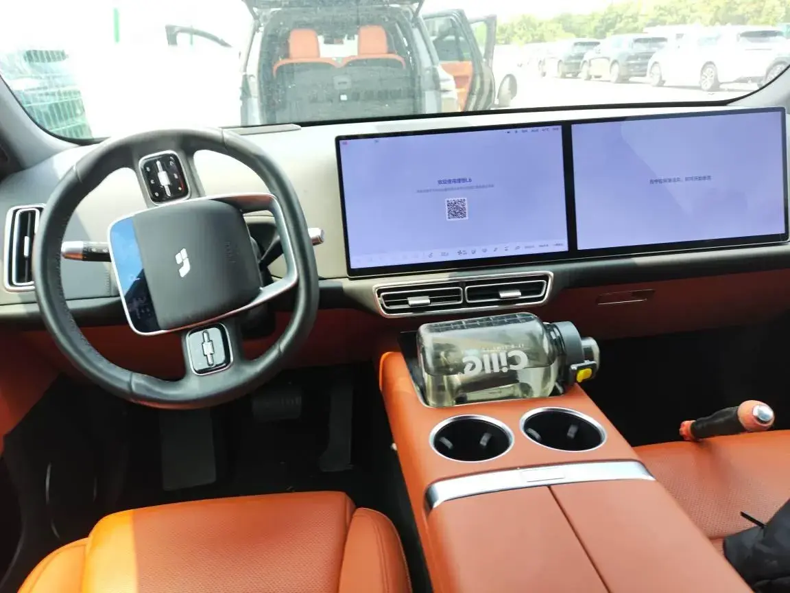 2024 LI L6 thumbnail 2