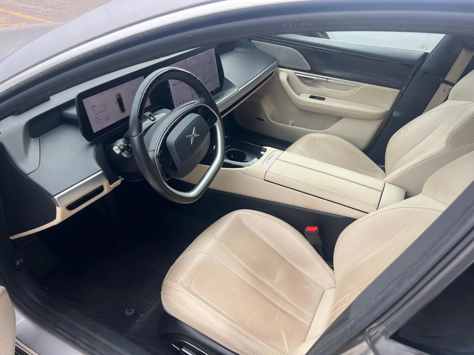 2020 XPENG P7 thumbnail 4