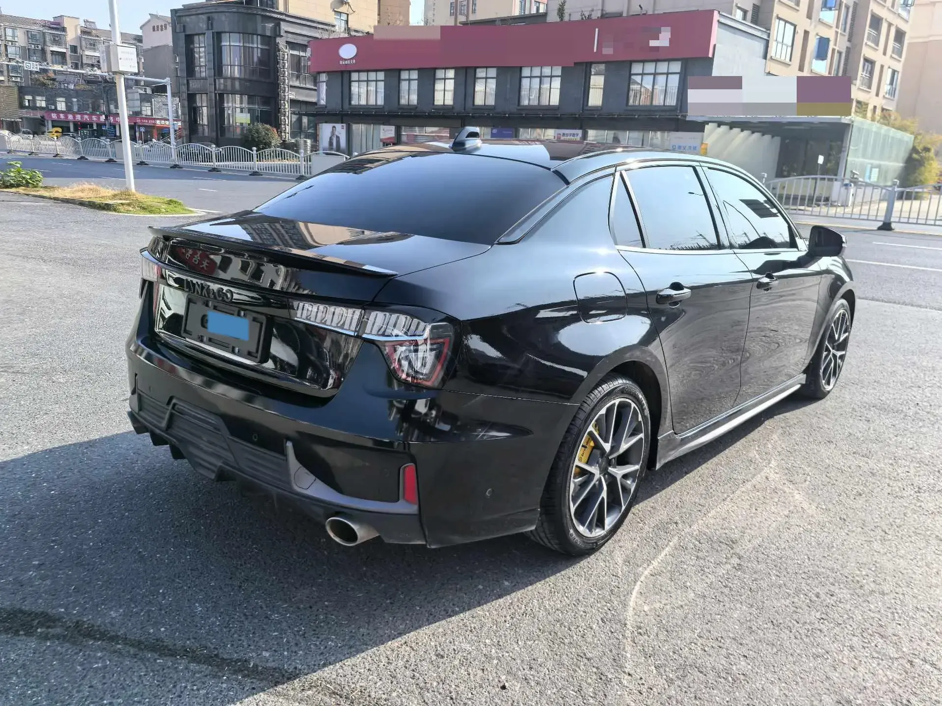 2021 LYNK&CO 03 thumbnail 3