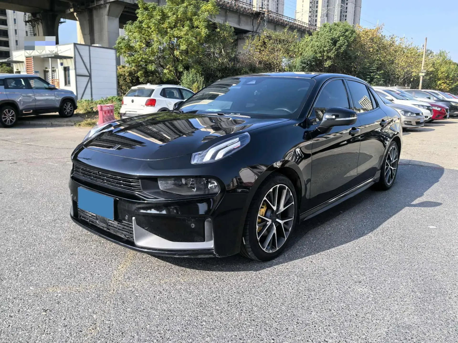 2021 LYNK&CO 03 view 1