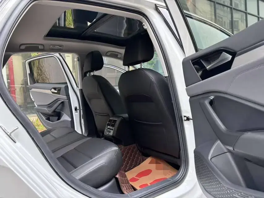 2020 VOLKSWAGEN SAGITAR thumbnail 3