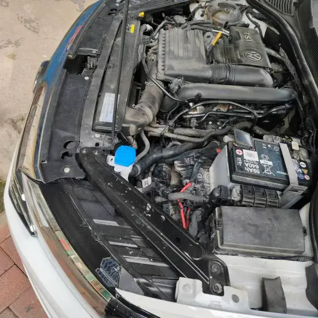 2020 VOLKSWAGEN SAGITAR thumbnail 3