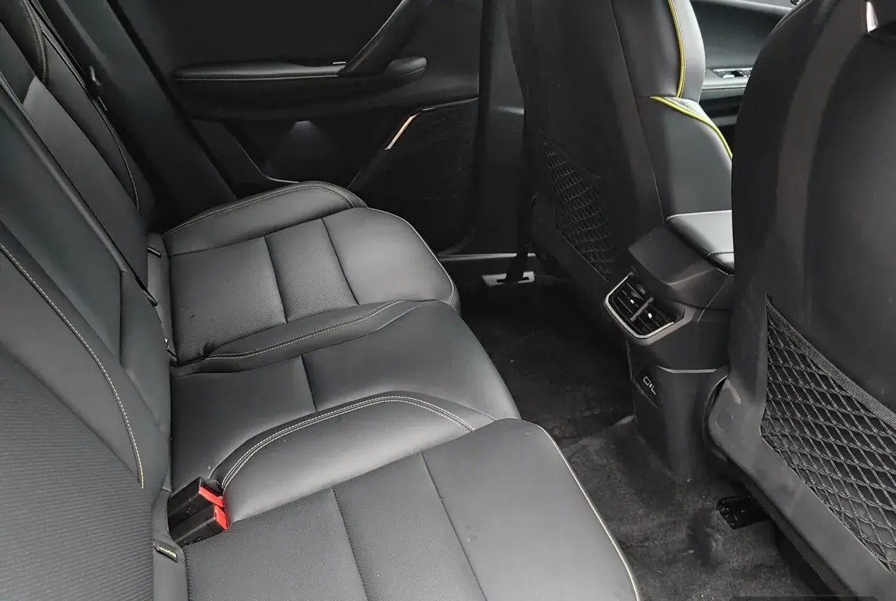 2023 LYNK&CO 06 thumbnail 4