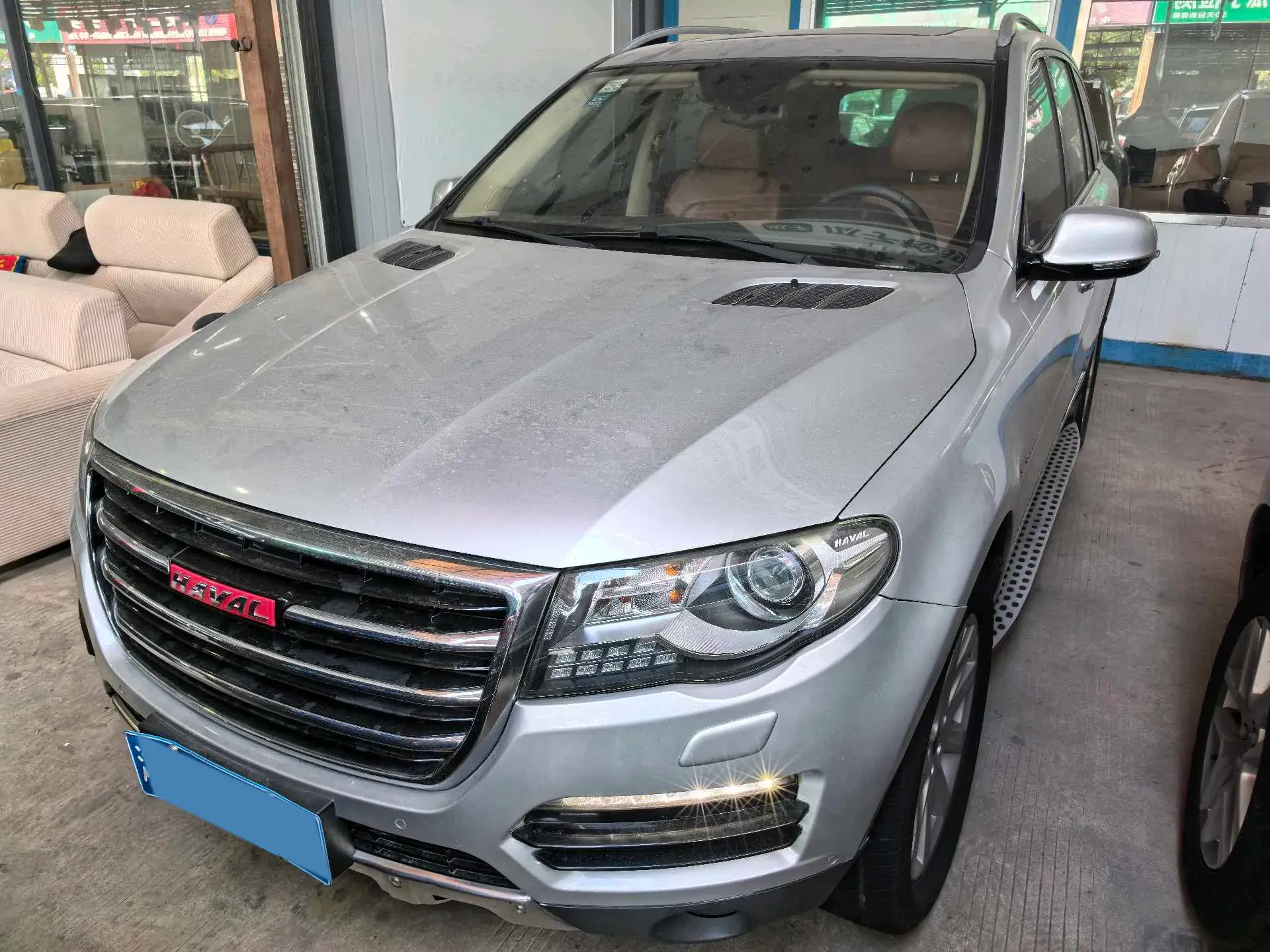 2017 HAVAL H8 view 1