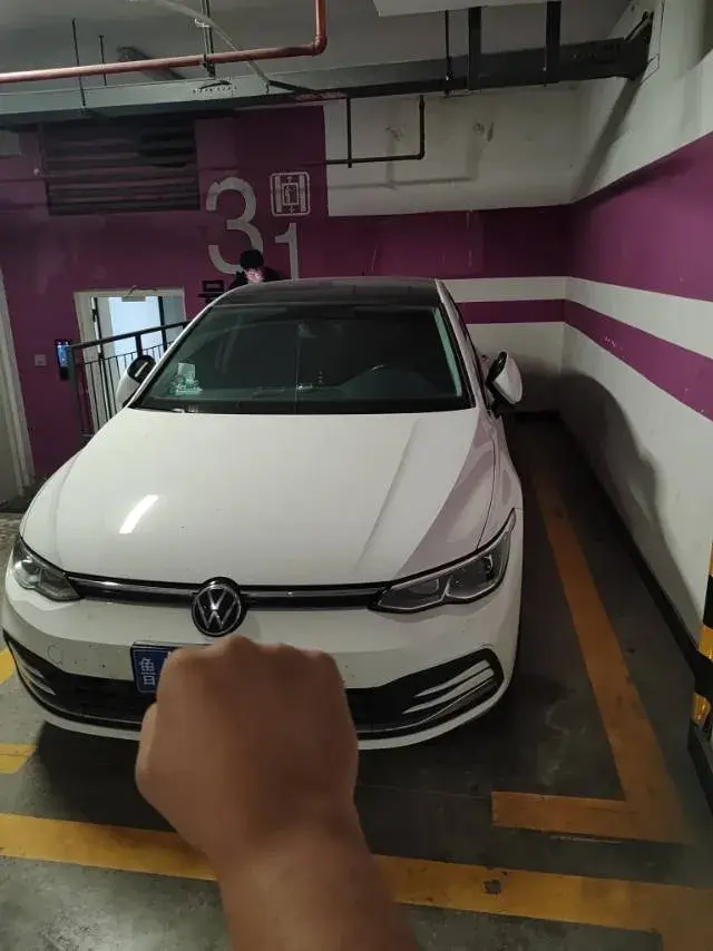 2021 VOLKSWAGEN GOLF thumbnail 3