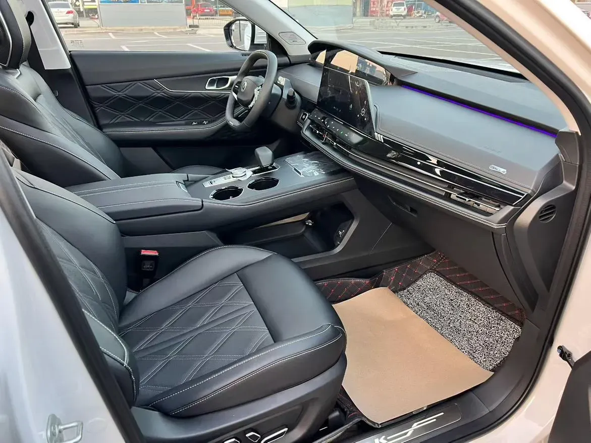 2024 ChangAn UNI-K iDD 1.5T 170HP L4 6TCT PHEV 28.4KWH,autocango,china used car exporter,china ev exporter,chinese used car exporter,chinese used ev exporter